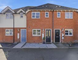 1b, Alexandra Road, Evesham WR11 2QQ