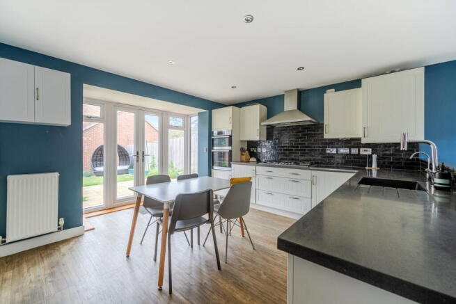 4 bed Detached for sale Image 6