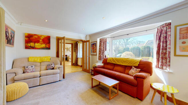 5 bed Detached for sale Image 8