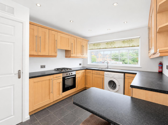 2 bed Detached Bungalow for sale Image 6