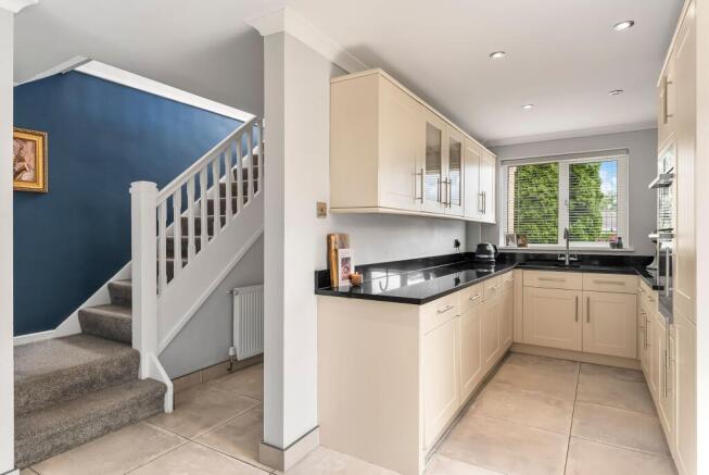 4 bed Detached for sale Image 6