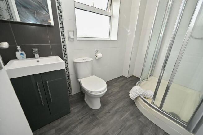 4 bed Detached for sale Image 10