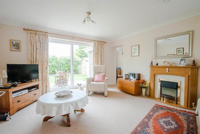 Lounge, Elder Close,