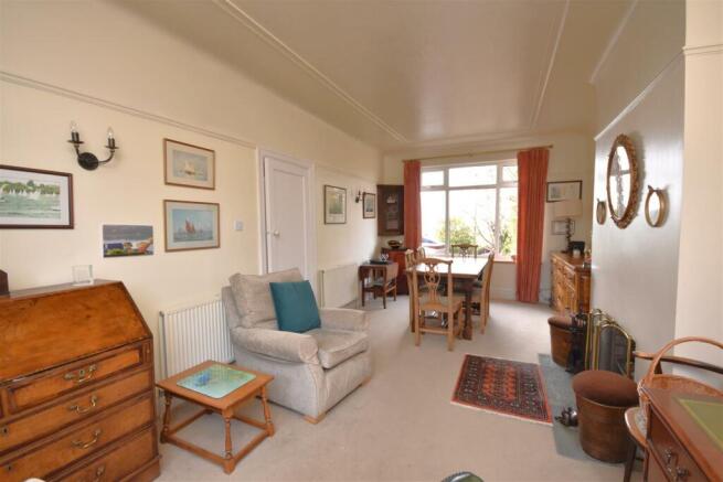 Dining room..JPG