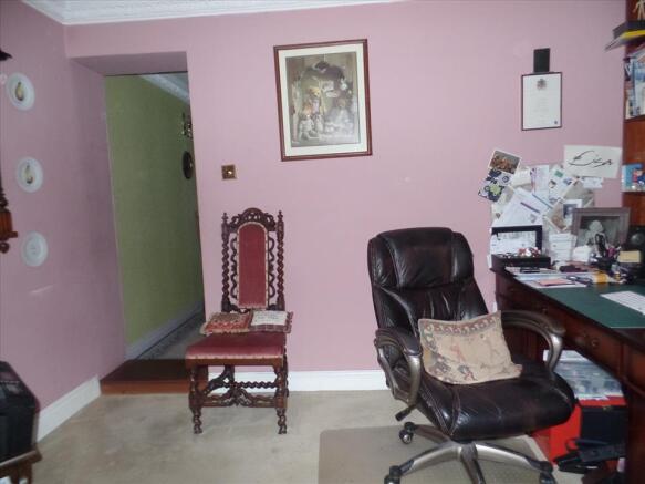FAMILY ROOM/STUDY