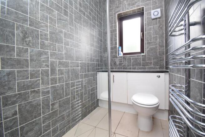 2 bed Terraced to rent Image 8