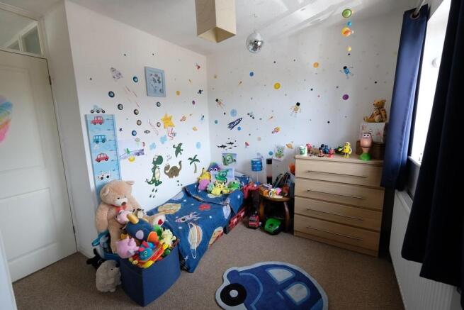 BEDROOM 2