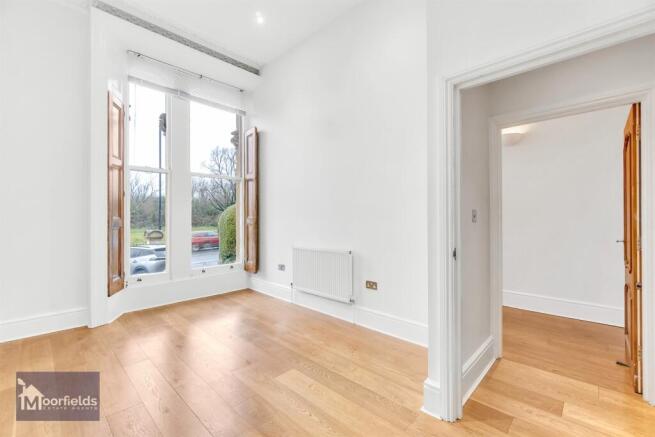 Apartment in Clifton - More