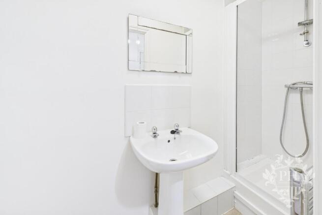 1 bed Flat for sale Image 5