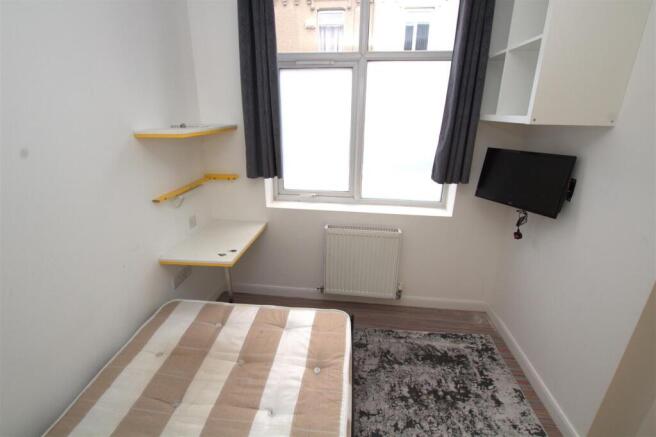 4 bed House for sale Image 12