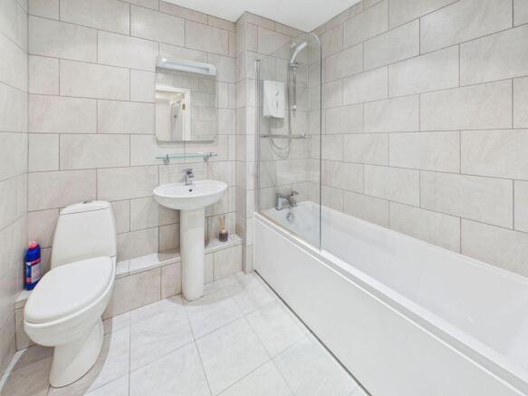 3 bed Apartment for sale Image 12