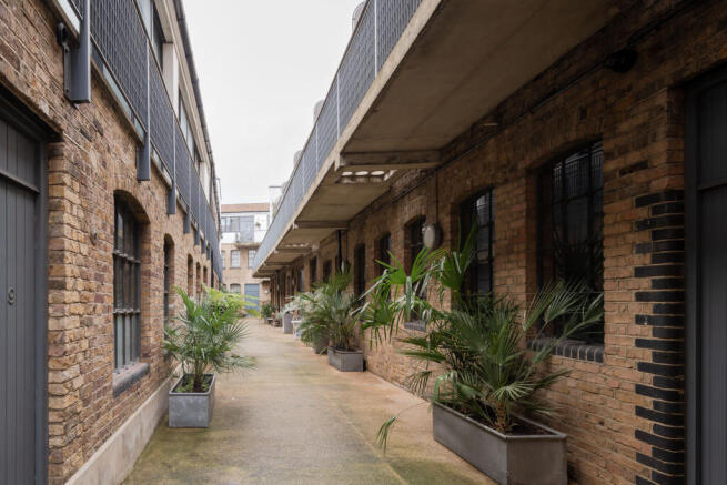 328219 - Cyntra Place, Mare Street, London E8 -...