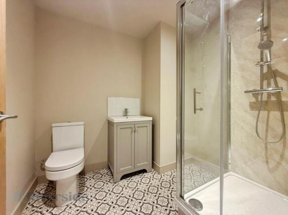 2 bed Apartment for sale Image 6