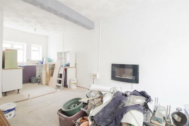 Lounge/Kitchen