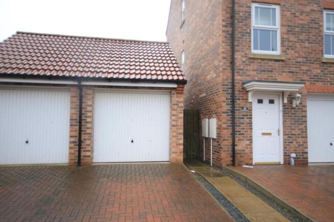 GARAGE & DRIVEWAY