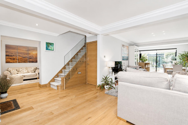 Gassiot Way, Sutton photo 4