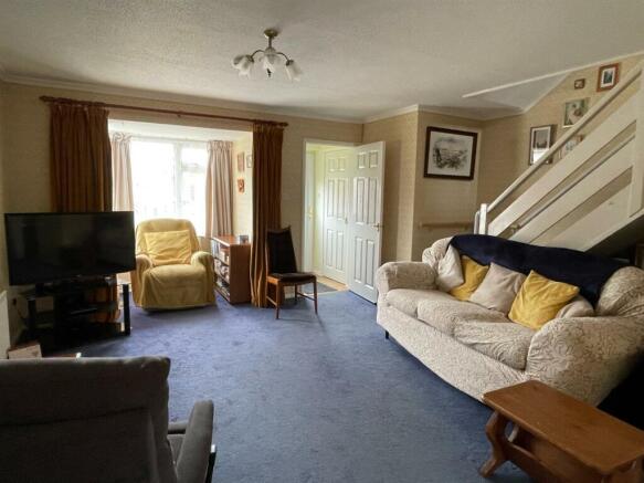 Lounge1.jpg