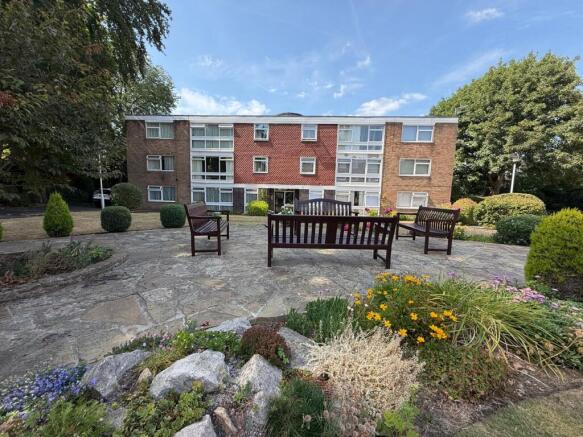 3 bed Apartment for sale Image 12