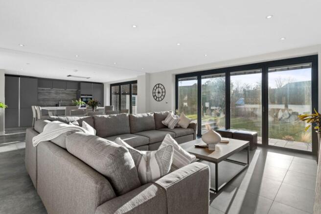 Kitchen/dining/family room