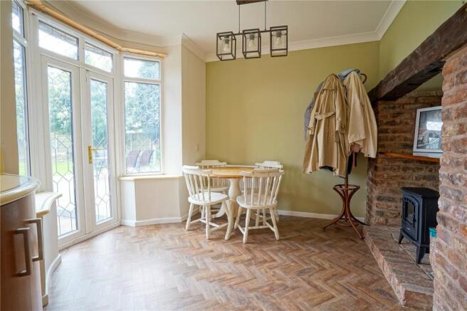 4 bed Detached for sale Image 12