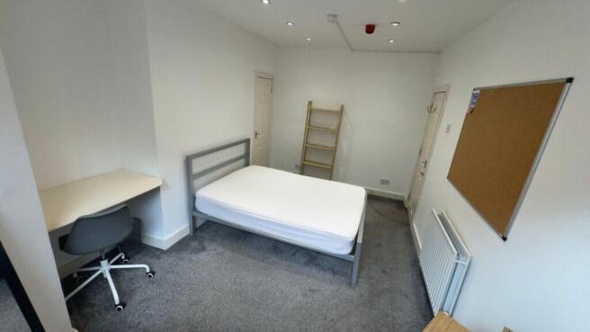 5 bed Terraced to rent Image 7