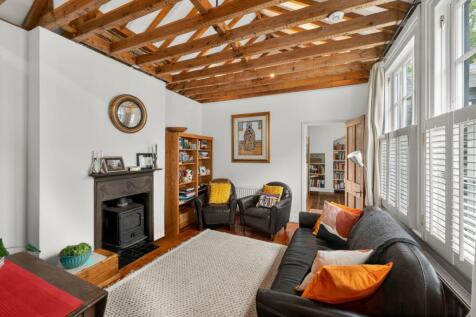 Terrace Lane,
Richmond, TW10