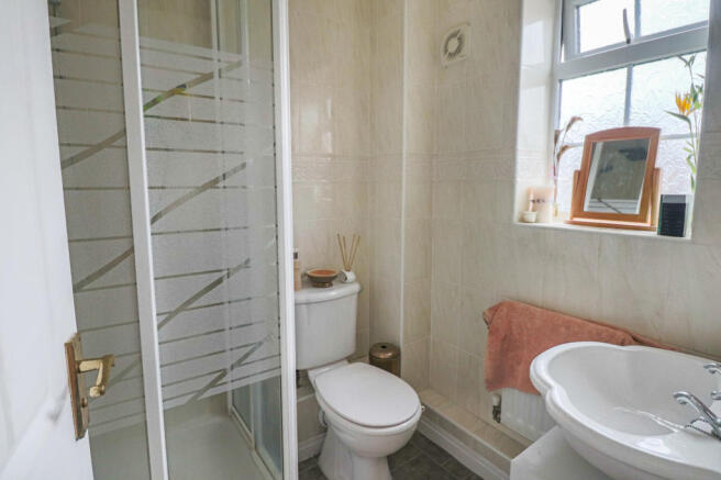Ensuite to Bedroom Two