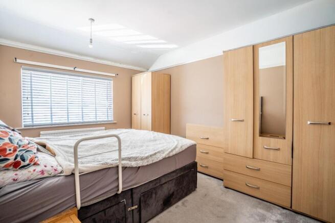 3 bed Terraced for sale Image 11
