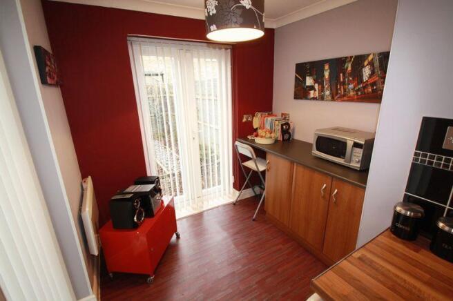 KITCHEN/BREAKFAST