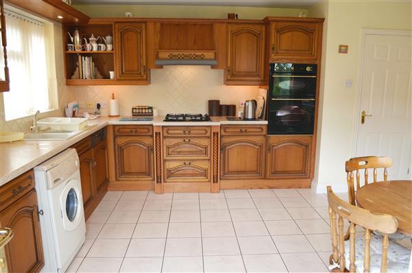 KITCHEN/DINER -
