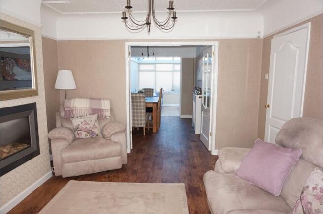 Lounge/Dining Room