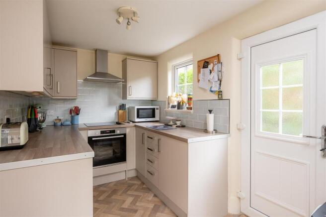 3 bed Semi-Detached for sale Image 7