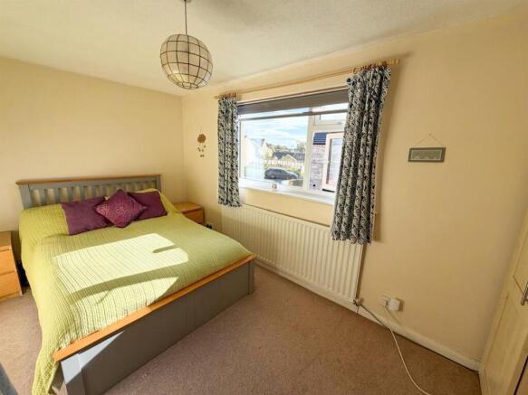 3 bed Semi-Detached for sale Image 11