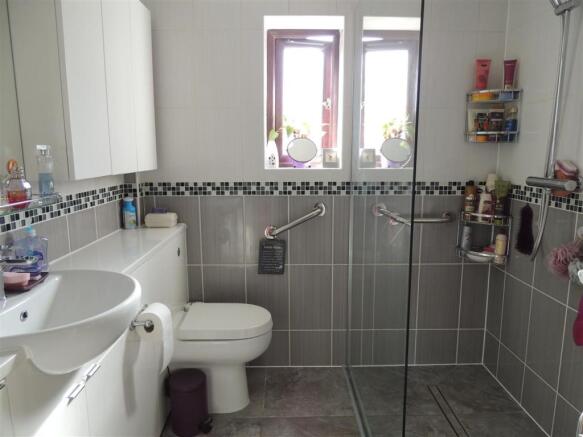 Shower Room: