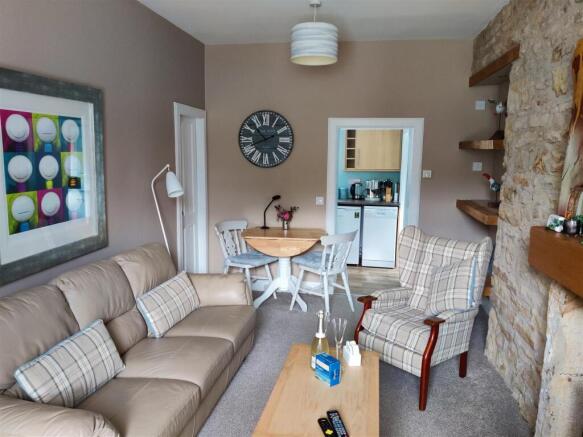 Living Room 1.jpg