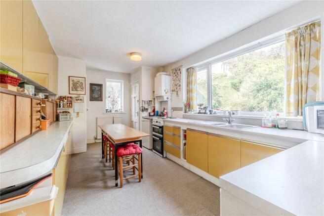 4 bed Detached for sale Image 4