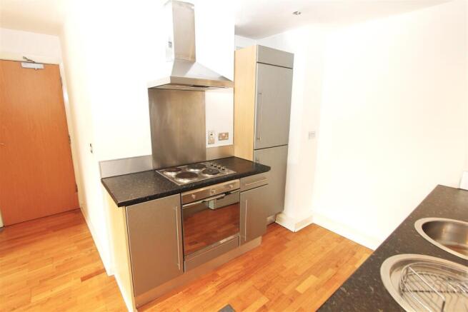 Kitchen 2 .JPG