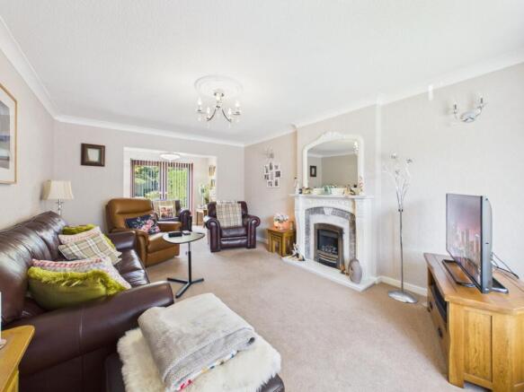 4 bed Detached for sale Image 7
