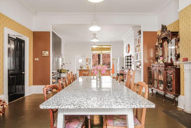 6 bed Terraced for sale Image 6