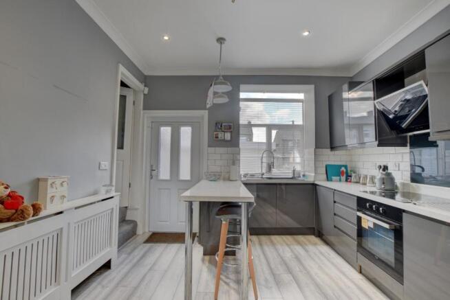 Kitchen 3.jpg