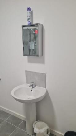 2 bed Apartment to rent Image 4