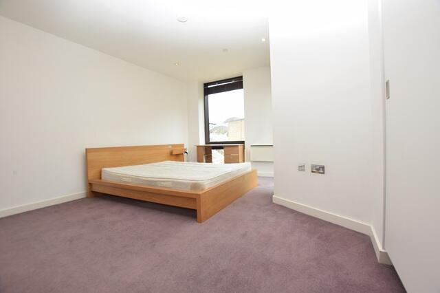 2 bed Apartment to rent Image 6