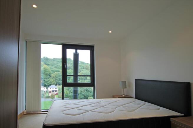 2 bed Flat to rent Image 7