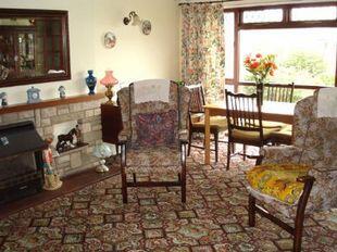 LOUNGE/DINER