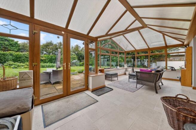 5 bed Detached for sale Image 10