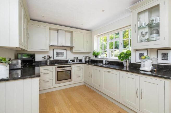 Longlands Glade, Worthing, BN14 photo 4