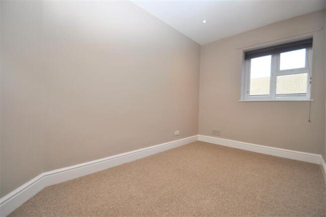 3 bed Terraced to rent Image 5