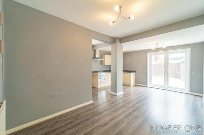 Kitchen/Dining & Family Room
