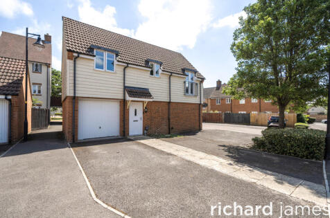 Piernik Close, Haydon End, Swindon, SN25