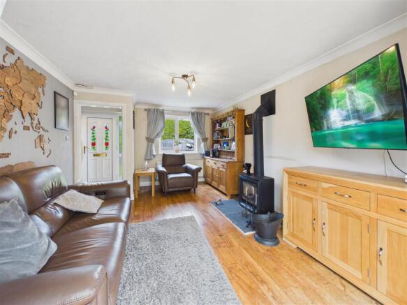 3 bed Detached for sale Image 5